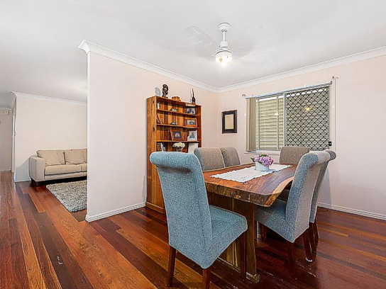 Enoggera dining 1